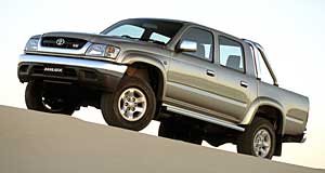 2002.10.23_Toyota_HiLux_SR5.jpg