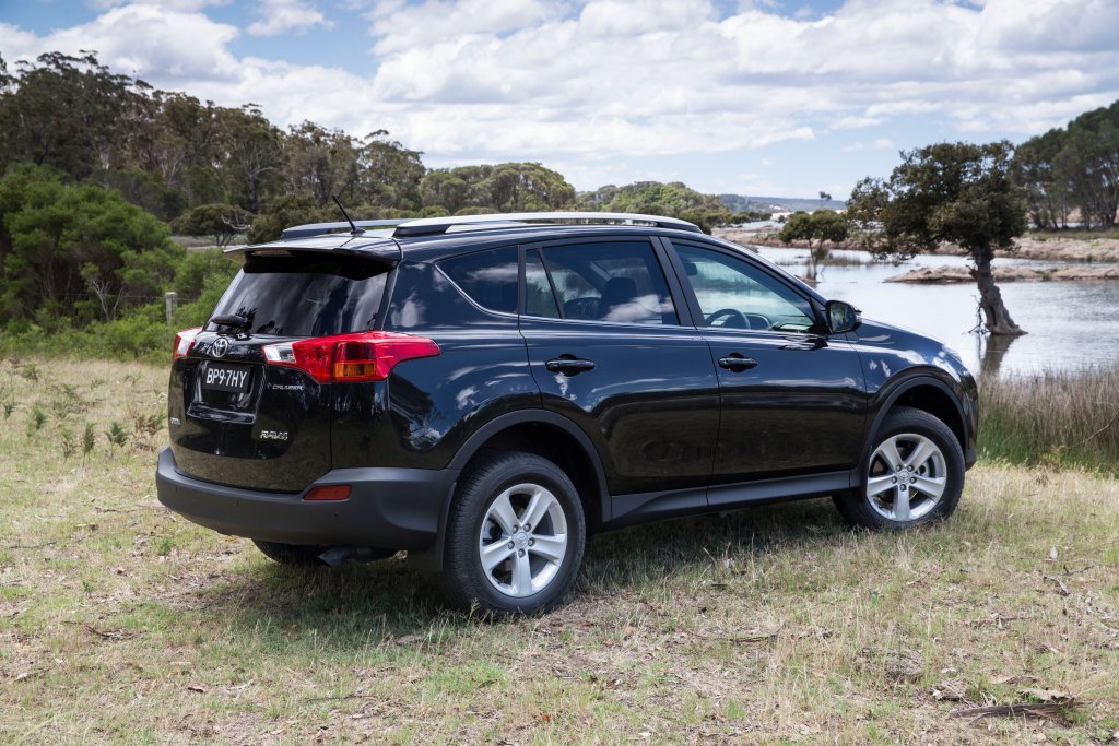 Toyota RAV4 GX 2WD Reviews | Pricing | GoAuto