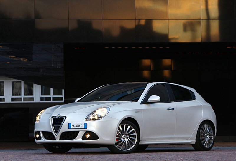 Alfa Romeo Giulietta Quad Verde Reviews | Pricing | GoAuto