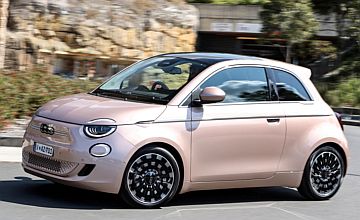 2024 Fiat 500e La Prima Review